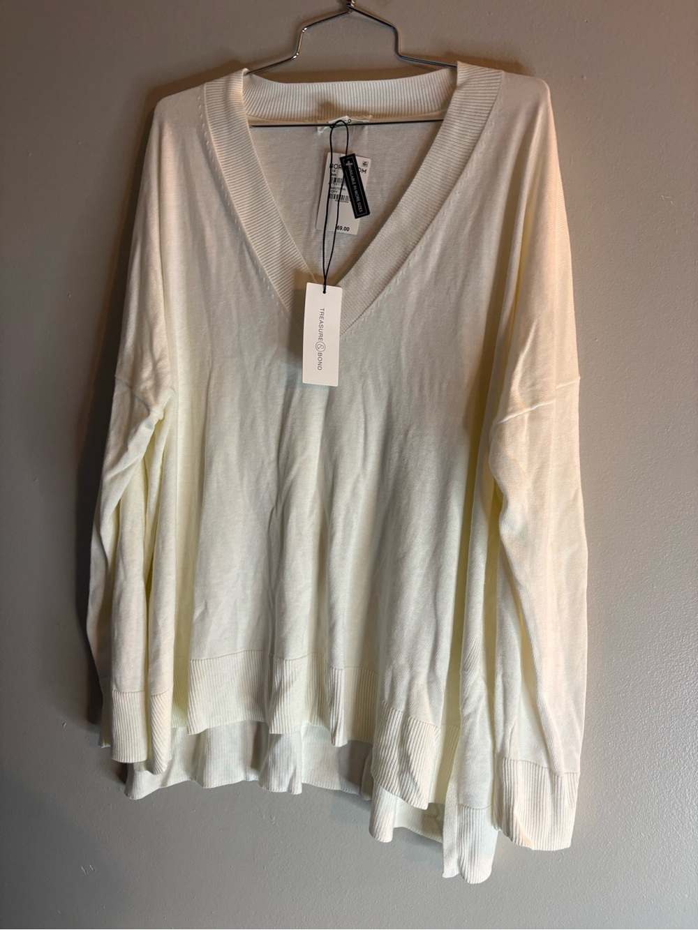 Treasure & Bond Cream V-Neck Lightweight Knit Sweater